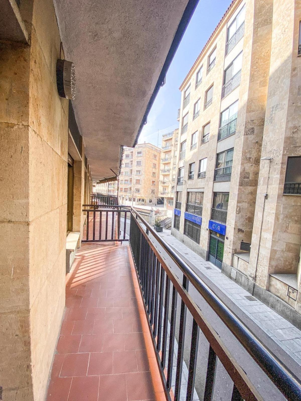 סלאמנקה Residencial Leyra, Piso Centrico De 6 Habitaciones, 8 Camas מראה חיצוני תמונה