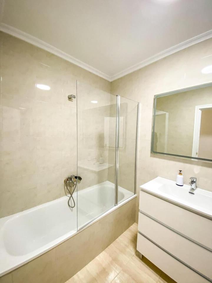 סלאמנקה Residencial Leyra, Piso Centrico De 6 Habitaciones, 8 Camas מראה חיצוני תמונה